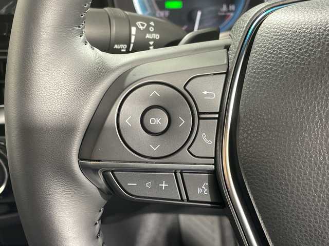 トヨタ クラウン ハイブリッド RS アドバンス 神奈川県 2021(令3)年 1万km プレシャスホワイトパール ムーンルーフ/メーカー8型ナビ/AM　FM　フルセグ　Blu-ray　DVD　CD　microSD　MSV　USB　MiraCast/バックカメラ/トヨタセーフティセンス/レーダークルーズコントロール/ブラインドスポットモニター/革巻ステアリング/ステアリングヒーター/パドルシフト/ステアリングリモコン/合皮革シート/前席パワーシート（運転席2メモリ）/前席シートヒーター・ベンチレーション/左右独立温度設定機能/ビルトインETC2.0/DRIVE　MODE/後席充電用USBポート×2/自動防眩インナーミラー/トランクイージークローザー/スマートキー×2/カードキー×1/新車時保証書/取扱説明書/サイドミラーヒーター/純正LEDヘッドライト/フォグランプ/リアスポイラー/純正18インチアルミ/LTA（レーントレーシングアシスト）/プリクラッシュセーフティ/クリアランスソナー/史アクロストラフィックアラート/パーキングサポート/RSA（ロードサインアシスト）/先行車発進告知