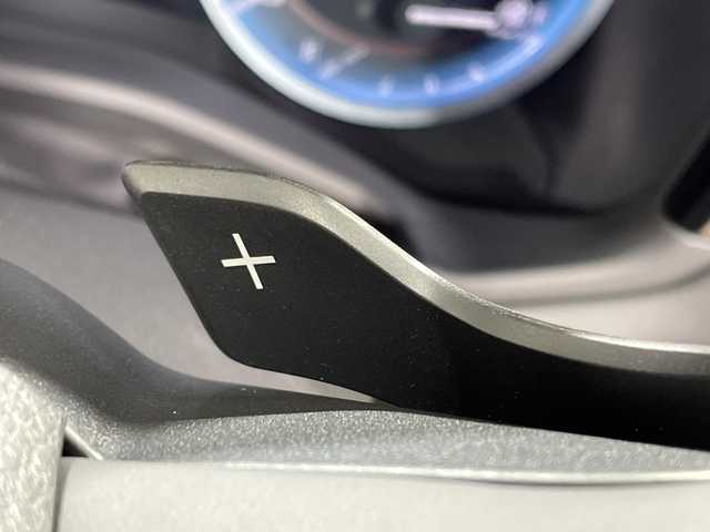 トヨタ クラウン ハイブリッド RS アドバンス 神奈川県 2021(令3)年 1万km プレシャスホワイトパール ムーンルーフ/メーカー8型ナビ/AM　FM　フルセグ　Blu-ray　DVD　CD　microSD　MSV　USB　MiraCast/バックカメラ/トヨタセーフティセンス/レーダークルーズコントロール/ブラインドスポットモニター/革巻ステアリング/ステアリングヒーター/パドルシフト/ステアリングリモコン/合皮革シート/前席パワーシート（運転席2メモリ）/前席シートヒーター・ベンチレーション/左右独立温度設定機能/ビルトインETC2.0/DRIVE　MODE/後席充電用USBポート×2/自動防眩インナーミラー/トランクイージークローザー/スマートキー×2/カードキー×1/新車時保証書/取扱説明書/サイドミラーヒーター/純正LEDヘッドライト/フォグランプ/リアスポイラー/純正18インチアルミ/LTA（レーントレーシングアシスト）/プリクラッシュセーフティ/クリアランスソナー/史アクロストラフィックアラート/パーキングサポート/RSA（ロードサインアシスト）/先行車発進告知