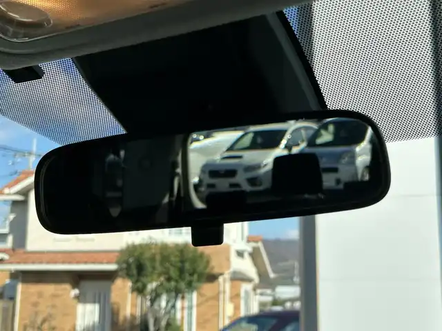 トヨタ エスクァイア Xi 和歌山県 2016(平28)年 6.9万km ホワイトパールクリスタルシャイン 福祉車両/社外ナビ/フルセグTV/バックカメラ/両側パワースライドドア/プリクラッシュセーフティー/クリアランスソナー/アイドリングストップ/リアサンシェード/純正アルミホイール/純正フロアマット/LEDヘッドライト/オートライト/オートマチックハイビーム