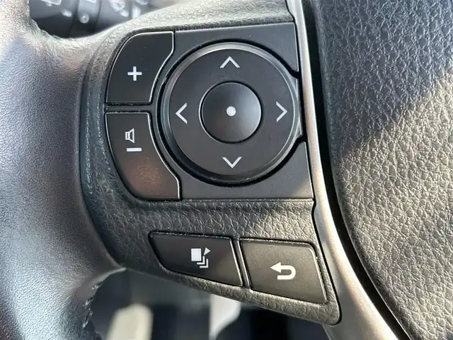 トヨタ エスクァイア Xi 和歌山県 2016(平28)年 6.9万km ホワイトパールクリスタルシャイン 福祉車両/社外ナビ/フルセグTV/バックカメラ/両側パワースライドドア/プリクラッシュセーフティー/クリアランスソナー/アイドリングストップ/リアサンシェード/純正アルミホイール/純正フロアマット/LEDヘッドライト/オートライト/オートマチックハイビーム