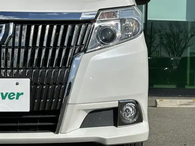 トヨタ エスクァイア Xi 和歌山県 2016(平28)年 6.9万km ホワイトパールクリスタルシャイン 福祉車両/社外ナビ/フルセグTV/バックカメラ/両側パワースライドドア/プリクラッシュセーフティー/クリアランスソナー/アイドリングストップ/リアサンシェード/純正アルミホイール/純正フロアマット/LEDヘッドライト/オートライト/オートマチックハイビーム