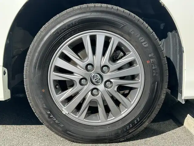 トヨタ エスクァイア Xi 和歌山県 2016(平28)年 6.9万km ホワイトパールクリスタルシャイン 福祉車両/社外ナビ/フルセグTV/バックカメラ/両側パワースライドドア/プリクラッシュセーフティー/クリアランスソナー/アイドリングストップ/リアサンシェード/純正アルミホイール/純正フロアマット/LEDヘッドライト/オートライト/オートマチックハイビーム