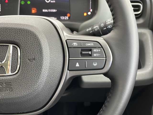 ホンダ フリード クロスター 愛知県 2025(令7)年 0.1万km未満 クリスタルブラックパール 登録済未使用車/9インチ純正ナビ/・フルセグテレビ/・Bluetooth/バックカメラ/両側パワースライドドア/衝突軽減ブレーキ/レーンアシスト/アダプティブクルーズコントロール/ブラインドスポットインフォメーション/先行車発進お知らせ機能/標識認識/横滑り防止/革巻きステアリング/ステアリングスイッチ/シートヒーター/オートブレーキホールド/プッシュスタート