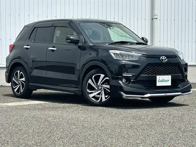 トヨタ ライズ Z 熊本県 2020(令2)年 2.6万km ブラックマイカメタリック 純正ディスプレイオーディオ/・AM/FM/BT/・アップルカープレイ/・フルセグTV/全周囲カメラ/スマートアシスト/・クリアランスソナー/・ブラインドスポットモニター/・リヤクロストラフィックアラート/・レーンキープコントロール/・オートハイビーム/・前後コーナーセンサー/・先行車発進お知らせ機能/前後ドライブレコーダー/D/N席シートヒーター/オートライト/・フォグランプ/・LEDヘッドライト/純正ドアバイザー/革巻きステアリング/・ステアリングリモコン/電動格納ミラー/・ウィンカーミラー/PWRボタン/純正アルミホイール/純正フロアマット/スマートキー