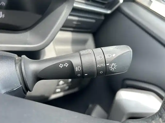 トヨタ ライズ Z 熊本県 2020(令2)年 2.6万km ブラックマイカメタリック 純正ディスプレイオーディオ/・AM/FM/BT/・アップルカープレイ/・フルセグTV/全周囲カメラ/スマートアシスト/・クリアランスソナー/・ブラインドスポットモニター/・リヤクロストラフィックアラート/・レーンキープコントロール/・オートハイビーム/・前後コーナーセンサー/・先行車発進お知らせ機能/前後ドライブレコーダー/D/N席シートヒーター/オートライト/・フォグランプ/・LEDヘッドライト/純正ドアバイザー/革巻きステアリング/・ステアリングリモコン/電動格納ミラー/・ウィンカーミラー/PWRボタン/純正アルミホイール/純正フロアマット/スマートキー