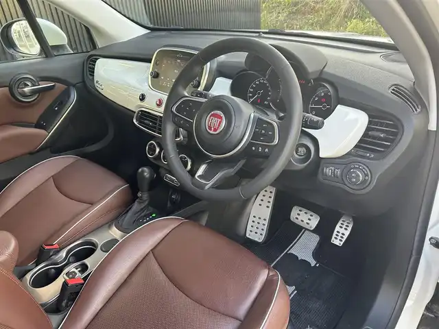 フィアット フィアット ５００Ｘ クロス 福岡県 2020(令2)年 4.3万km BIANCO GHIACCIO アダプティブクルーズコントロール/ブライドンスポットモニター/レーンキープアシスト/茶革シート/シートヒーター/Ｕｃｏｎｎｅｃｔ　/Ａｐｐｌｅｃａｒｐｌａｙ/ａｎｄｒｏｉｄａｕｔｏ　/バックカメラ　/Bluetooth/LEDヘッドライト/オートハイビーム/前後コーナーセンサー　/前後ドライブレコーダー/純正17インチアルミホイール/ETC/取扱説明書/保証書/スペアキー×1