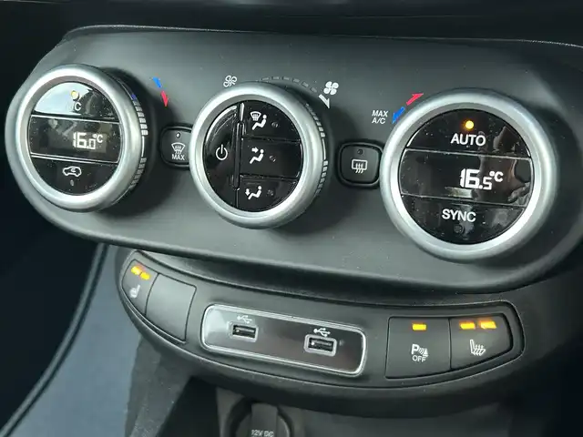 フィアット フィアット ５００Ｘ クロス 福岡県 2020(令2)年 4.3万km BIANCO GHIACCIO アダプティブクルーズコントロール/ブライドンスポットモニター/レーンキープアシスト/茶革シート/シートヒーター/Ｕｃｏｎｎｅｃｔ　/Ａｐｐｌｅｃａｒｐｌａｙ/ａｎｄｒｏｉｄａｕｔｏ　/バックカメラ　/Bluetooth/LEDヘッドライト/オートハイビーム/前後コーナーセンサー　/前後ドライブレコーダー/純正17インチアルミホイール/ETC/取扱説明書/保証書/スペアキー×1