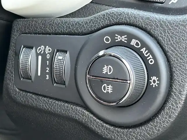 フィアット フィアット ５００Ｘ クロス 福岡県 2020(令2)年 4.3万km BIANCO GHIACCIO アダプティブクルーズコントロール/ブライドンスポットモニター/レーンキープアシスト/茶革シート/シートヒーター/Ｕｃｏｎｎｅｃｔ　/Ａｐｐｌｅｃａｒｐｌａｙ/ａｎｄｒｏｉｄａｕｔｏ　/バックカメラ　/Bluetooth/LEDヘッドライト/オートハイビーム/前後コーナーセンサー　/前後ドライブレコーダー/純正17インチアルミホイール/ETC/取扱説明書/保証書/スペアキー×1
