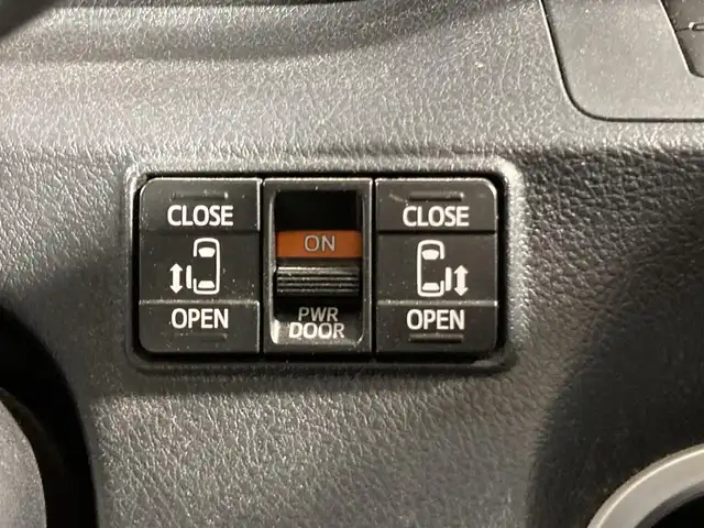 トヨタ シエンタ ファンベースG グランパー 沖縄県 2020(令2)年 3.8万km センシュアルレッドマイカ 県外仕入　/禁煙車/5人乗り/純正SDナビ/CD/DVD/SD/BT/ワンセグ/バックカメラ/ビルトインETC/トヨタセーフティセンス/プリクラッシュセーフティ/レーンキープアシスト/コーナーセンサー/横滑り防止装置/両側パワースライドドア/オートマチックハイビーム/HIDヘッドライト/純正フロアマット/プッシュスタート/スマートキー