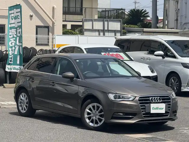 アウディ Ａ３ スポーツバック 1．4 TFSI 愛知県 2016(平28)年 5.5万km ダコタグレーメタリック /禁煙//正規ディーラー車//純正メモリナビ//CD/DVD/BT/AM/FM/フルセグ//ドライブレコーダー//革巻きステアリング//ステアリングスイッチ//パドルシフト//ETC//電動パーキング//オートライト//フロント/リアフォグランプ//ACC//パーキングエイド//audiプレセンス//横滑り防止//プッシュスタート//照明付きバニティミラー//ISOFIX//トノカバー//スマートキー//ディーラー記録簿H29-R6//保証書/取扱説明書/スペアキー