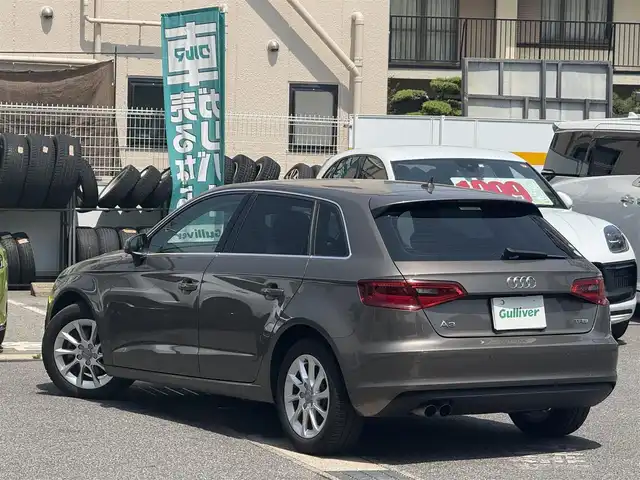 アウディ Ａ３ スポーツバック 1．4 TFSI 愛知県 2016(平28)年 5.5万km ダコタグレーメタリック /禁煙//正規ディーラー車//純正メモリナビ//CD/DVD/BT/AM/FM/フルセグ//ドライブレコーダー//革巻きステアリング//ステアリングスイッチ//パドルシフト//ETC//電動パーキング//オートライト//フロント/リアフォグランプ//ACC//パーキングエイド//audiプレセンス//横滑り防止//プッシュスタート//照明付きバニティミラー//ISOFIX//トノカバー//スマートキー//ディーラー記録簿H29-R6//保証書/取扱説明書/スペアキー