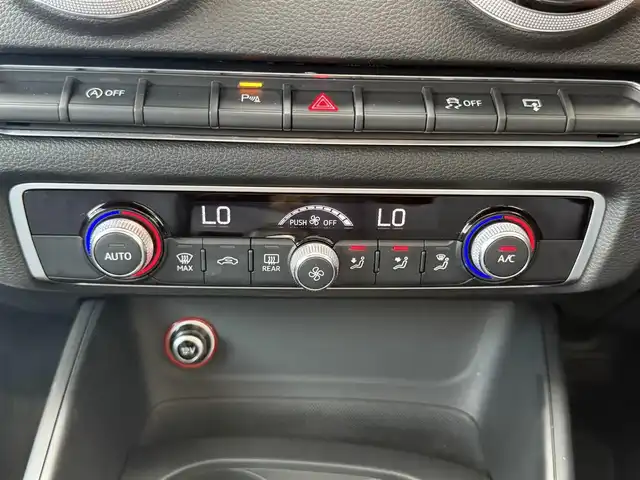 アウディ Ａ３ スポーツバック 1．4 TFSI 愛知県 2016(平28)年 5.5万km ダコタグレーメタリック /禁煙//正規ディーラー車//純正メモリナビ//CD/DVD/BT/AM/FM/フルセグ//ドライブレコーダー//革巻きステアリング//ステアリングスイッチ//パドルシフト//ETC//電動パーキング//オートライト//フロント/リアフォグランプ//ACC//パーキングエイド//audiプレセンス//横滑り防止//プッシュスタート//照明付きバニティミラー//ISOFIX//トノカバー//スマートキー//ディーラー記録簿H29-R6//保証書/取扱説明書/スペアキー