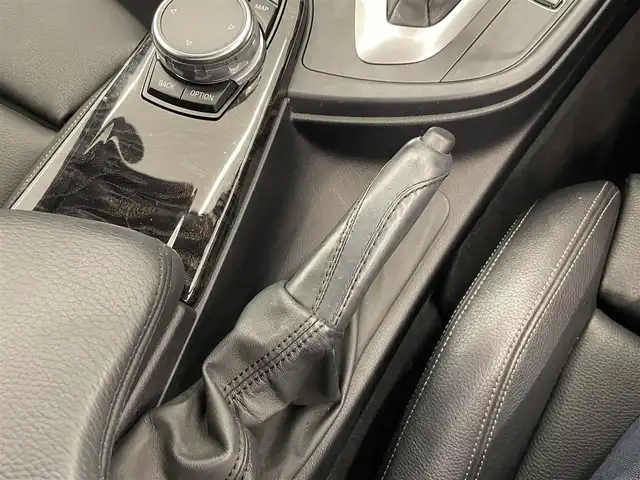 ＢＭＷ ３２０ｉ xDrive ツーリング Mスポーツ 岡山県 2016(平28)年 4.4万km アルピンホワイトⅢ BMW純正iDrive/Rカメラ/ACC/衝突警告/車線逸脱警告/車線変更警告/オートライト/オートワイパー/社外地デジ（フルセグ）/ダコタレザーシート/シートヒーター/Bluetooth/パドルシフト/ポプラウッドトリム/フォグライト/ｘDrive/HUD