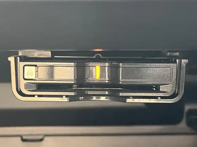 ボルボ ＸＣ４０ B4 AWD インスクリプション 静岡県 2020(令2)年 3万km クリスタルホワイトP ハーマンカードン　/キャメルレザー　/純正ナビ　/全方位カメラ　/ＣａｒＰｌａｙ　/フルセグＴＶ　/ＡＣＣ　/ＢＩＬＳ　/ＬＫＡ　/置くだけ充電　/純正ＬＥＤヘッドライト　/純正１９インチＡＷ　/前後ドラレコ　/ＥＴＣ