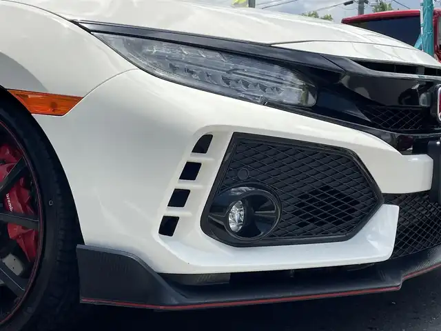 ホンダ シビック タイプR 長野県 2018(平30)年 6.1万km 白 社外ナビ（FM/AM、CD、DVD、BT、USB）/バックカメラ/フルセグテレビ/クルーズコントロール追従無/ビルトインETC/横滑り防止装置/アイドリングストップ/純正フロアマット/純正２０AW/ダブルエアバック/カーテンエアバック/LEDオートライト/ワンオーナー/保証書、取扱説明書/スマートキー