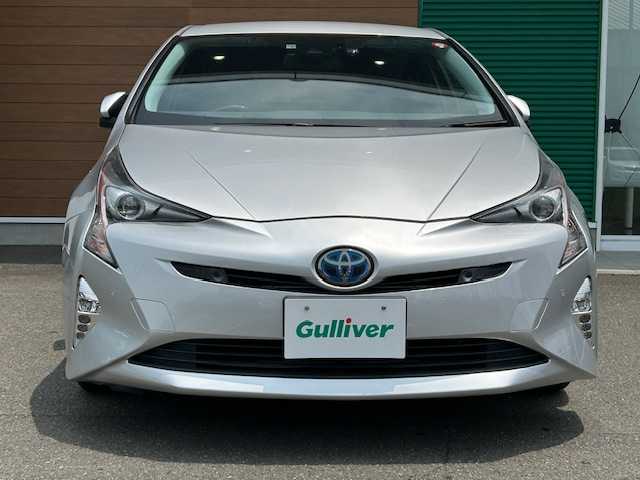 トヨタ プリウス A プレミアム 静岡県 2016(平28)年 8.8万km シルバーM 純正SDナビ/AM/FM/CD/BT/フルセグ/バックカメラ/純正フロアマット/オートライト/レザーシート/クルーズコントロール/ETC/運転席助手席シートヒーター/運転席パワーシート/ドライブレコーダー前