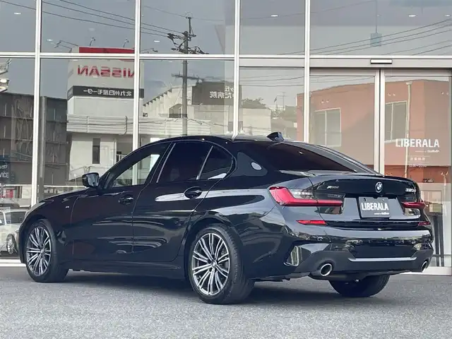 ＢＭＷ ３２０ｄ xDrive Mスポーツ 福岡県 2020(令2)年 6万km サファイアブラックP 純正ナビ　/３６０°カメラ　/ＡＣＣ　/ＢＳＭ　/レーンキープ　/ＣａｒＰｌａｙ　/ワイヤレス充電　/フットトランクオープン　/ハーフレザーシート　/シートヒーター　/コンフォートアクセス　/アンビエントライト　/前後ソナー