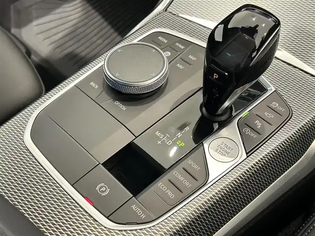 ＢＭＷ ３２０ｄ xDrive Mスポーツ 福岡県 2020(令2)年 6万km サファイアブラックP 純正ナビ　/３６０°カメラ　/ＡＣＣ　/ＢＳＭ　/レーンキープ　/ＣａｒＰｌａｙ　/ワイヤレス充電　/フットトランクオープン　/ハーフレザーシート　/シートヒーター　/コンフォートアクセス　/アンビエントライト　/前後ソナー