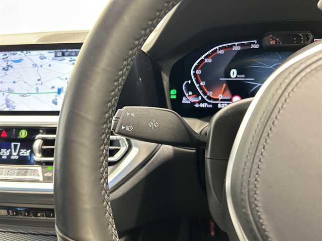 ＢＭＷ ３２０ｄ xDrive Mスポーツ 福岡県 2020(令2)年 6万km サファイアブラックP 純正ナビ　/３６０°カメラ　/ＡＣＣ　/ＢＳＭ　/レーンキープ　/ＣａｒＰｌａｙ　/ワイヤレス充電　/フットトランクオープン　/ハーフレザーシート　/シートヒーター　/コンフォートアクセス　/アンビエントライト　/前後ソナー
