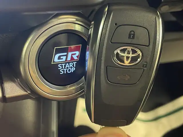 トヨタ ＧＲ８６ RZ 群馬県 2023(令5)年 0.2万km 青 アイサイト/・プリクラッシュブレーキ/・後側方警戒支援システム/・クルーズコントロール/・ハイビームアシスト/・ステアリング連動ヘッドランプ/・クリアランスソナー（リヤ）/・車線逸脱警報/純正9インチSDナビ/    BT/フルセグ/SD/HDMI/    AM/FM/MEMORY MUSIC/TRDエアロ/GRスポーツマフラー/プッシュスタート/スマートキー/オートライト/ステアリングスイッチ/バックカメラ/前席シートヒーター/ドライブレコーダー全方位/ETC/純正18AW/純正フロアマット/電動格納ドアミラー