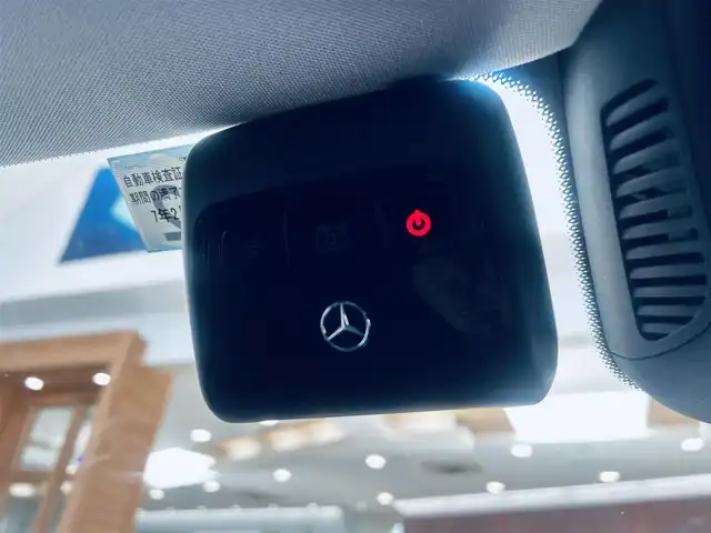 メルセデス・ベンツ Ｃ２００ アバンギャルド 大阪府 2022(令4)年 3万km ポーラホワイト レザーエクスクルーシブP/ベーシックP/レーダーセーフティP/HUD/黒革/メモリ付きパワーシート/シートヒーター/純正ナビ/TV/360度カメラ/ACC/ブラインドスポット/純正17インチAW/LEDヘッドライト/アンビエントライト/電動リアゲート