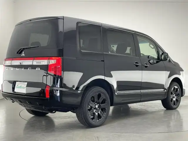 三菱 デリカＤ：５ ブラックエディション 愛知県 2025(令7)年 0.1千km アメジストブラック 登録済未使用車　アルパイン１１型ナビ　後席モニター取付ＰＫＧ　全方位カメラ　ｅ－Ａｓｓｉｓｔ　衝突軽減　追従クルコン　ＨＤＭＩ　ＵＳＢ　黒革　シートヒーター　両側パワスラ　電動リアゲート　ＢＳＭ　ハンドルヒーター　AC１００V電源　純正18インチアルミホイール　LEDオートライト　パドルシフト　パワーシート　禁煙/登録時走行距離18km/ブラックエディション　/4WD　e-Assist/オリジナルナビ取付パッケージ＋リアモニター取付パッケージ/D:5専用11型ナビゲーション