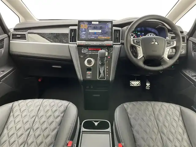 三菱 デリカＤ：５ ブラックエディション 愛知県 2025(令7)年 0.1千km アメジストブラック 登録済未使用車　アルパイン１１型ナビ　後席モニター取付ＰＫＧ　全方位カメラ　ｅ－Ａｓｓｉｓｔ　衝突軽減　追従クルコン　ＨＤＭＩ　ＵＳＢ　黒革　シートヒーター　両側パワスラ　電動リアゲート　ＢＳＭ　ハンドルヒーター　AC１００V電源　純正18インチアルミホイール　LEDオートライト　パドルシフト　パワーシート　禁煙/登録時走行距離18km/ブラックエディション　/4WD　e-Assist/オリジナルナビ取付パッケージ＋リアモニター取付パッケージ/D:5専用11型ナビゲーション