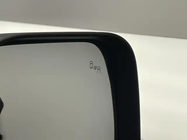 三菱 デリカＤ：５ ブラックエディション 愛知県 2025(令7)年 0.1千km アメジストブラック 登録済未使用車　アルパイン１１型ナビ　後席モニター取付ＰＫＧ　全方位カメラ　ｅ－Ａｓｓｉｓｔ　衝突軽減　追従クルコン　ＨＤＭＩ　ＵＳＢ　黒革　シートヒーター　両側パワスラ　電動リアゲート　ＢＳＭ　ハンドルヒーター　AC１００V電源　純正18インチアルミホイール　LEDオートライト　パドルシフト　パワーシート　禁煙/登録時走行距離18km/ブラックエディション　/4WD　e-Assist/オリジナルナビ取付パッケージ＋リアモニター取付パッケージ/D:5専用11型ナビゲーション