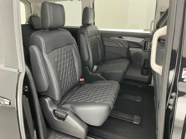 三菱 デリカＤ：５ ブラックエディション 愛知県 2025(令7)年 0.1千km アメジストブラック 登録済未使用車　アルパイン１１型ナビ　後席モニター取付ＰＫＧ　全方位カメラ　ｅ－Ａｓｓｉｓｔ　衝突軽減　追従クルコン　ＨＤＭＩ　ＵＳＢ　黒革　シートヒーター　両側パワスラ　電動リアゲート　ＢＳＭ　ハンドルヒーター　AC１００V電源　純正18インチアルミホイール　LEDオートライト　パドルシフト　パワーシート　禁煙/登録時走行距離18km/ブラックエディション　/4WD　e-Assist/オリジナルナビ取付パッケージ＋リアモニター取付パッケージ/D:5専用11型ナビゲーション