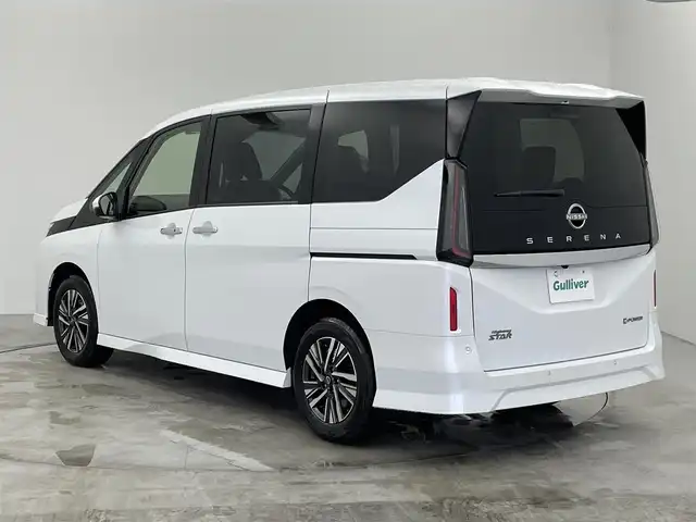 日産 セレナ e－パワー ハイウェイスター V 群馬県 2025(令7)年 0.1千km プリズムホワイト e-POWER　ハイウエイスターV　ヘッドランプ オートレベライザー+アダプティブLEDヘッドライトシステム+インテリジェント アラウンドビューモニター（移動物 検知機能付）+インテリジェント ルームミラー+アドバンスドドライブアシストディスプレイ（12.3インチカラーディスプレイ）+統合型インターフェースディスプレイ+ワイヤレス充電器+6スピーカー+NissanConnectナビゲーションシステム（地デジ内蔵）+車載通信ユニット（TCU［Telematics Control Unit］）+ETC2.0ユニット（ビルトインタイプ）+ドライブレコーダー（前後セット）+プロパイロット（ナビリンク機能付）+プロパイロット緊急停止支援システム（SOSコール機能付）+SOSコール（488/400円）登録済み未使用車　純正１２．３型ナビ　Apple car play 全方位カメラ　プロパイロット　アダクティブクルーズコントロール　レーンキープ　BSM　オートマチックハイビーム　コーナーセンサー