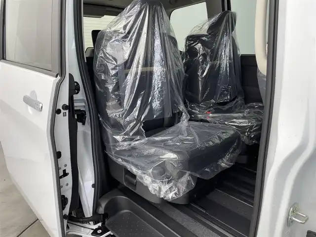 日産 セレナ e－パワー ハイウェイスター V 群馬県 2025(令7)年 0.1千km プリズムホワイト e-POWER　ハイウエイスターV　ヘッドランプ オートレベライザー+アダプティブLEDヘッドライトシステム+インテリジェント アラウンドビューモニター（移動物 検知機能付）+インテリジェント ルームミラー+アドバンスドドライブアシストディスプレイ（12.3インチカラーディスプレイ）+統合型インターフェースディスプレイ+ワイヤレス充電器+6スピーカー+NissanConnectナビゲーションシステム（地デジ内蔵）+車載通信ユニット（TCU［Telematics Control Unit］）+ETC2.0ユニット（ビルトインタイプ）+ドライブレコーダー（前後セット）+プロパイロット（ナビリンク機能付）+プロパイロット緊急停止支援システム（SOSコール機能付）+SOSコール（488/400円）登録済み未使用車　純正１２．３型ナビ　Apple car play 全方位カメラ　プロパイロット　アダクティブクルーズコントロール　レーンキープ　BSM　オートマチックハイビーム　コーナーセンサー