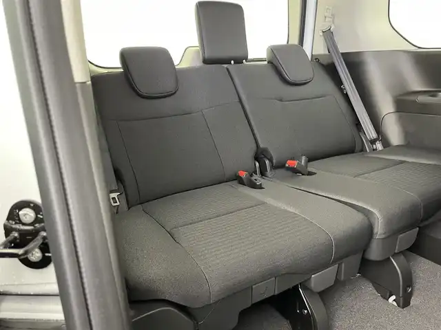 日産 セレナ e－パワー ハイウェイスター V 群馬県 2025(令7)年 0.1千km プリズムホワイト e-POWER　ハイウエイスターV　ヘッドランプ オートレベライザー+アダプティブLEDヘッドライトシステム+インテリジェント アラウンドビューモニター（移動物 検知機能付）+インテリジェント ルームミラー+アドバンスドドライブアシストディスプレイ（12.3インチカラーディスプレイ）+統合型インターフェースディスプレイ+ワイヤレス充電器+6スピーカー+NissanConnectナビゲーションシステム（地デジ内蔵）+車載通信ユニット（TCU［Telematics Control Unit］）+ETC2.0ユニット（ビルトインタイプ）+ドライブレコーダー（前後セット）+プロパイロット（ナビリンク機能付）+プロパイロット緊急停止支援システム（SOSコール機能付）+SOSコール（488/400円）登録済み未使用車　純正１２．３型ナビ　Apple car play 全方位カメラ　プロパイロット　アダクティブクルーズコントロール　レーンキープ　BSM　オートマチックハイビーム　コーナーセンサー