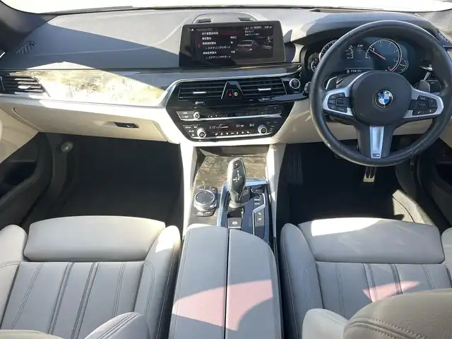 ＢＭＷ ５２３ｄ Mスポーツ ハイライン 静岡県 2018(平30)年 4.3万km アルピンホワイトⅢ インテリジェントセーフティ /衝突軽減ブレーキACC/車線逸脱警告ブラインドスポットモニター/ステアリンプアシスト/イノベーションパッケージ/HiLineパッケージ　ホワイトレザーシート シートヒーター /メモリーパワーシート/ヘッドアップディスプレイ/IDriveHDDナビフルセグTV Bluetooth/全方位カメラ/パワートランクリッド/コンフォートアクセス/アンビエントライト /ミラー一体型DSRCETC/フィルム施工/GPSレーダー