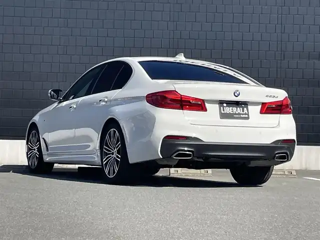 ＢＭＷ ５２３ｄ Mスポーツ ハイライン 静岡県 2018(平30)年 4.3万km アルピンホワイトⅢ インテリジェントセーフティ /衝突軽減ブレーキACC/車線逸脱警告ブラインドスポットモニター/ステアリンプアシスト/イノベーションパッケージ/HiLineパッケージ　ホワイトレザーシート シートヒーター /メモリーパワーシート/ヘッドアップディスプレイ/IDriveHDDナビフルセグTV Bluetooth/全方位カメラ/パワートランクリッド/コンフォートアクセス/アンビエントライト /ミラー一体型DSRCETC/フィルム施工/GPSレーダー
