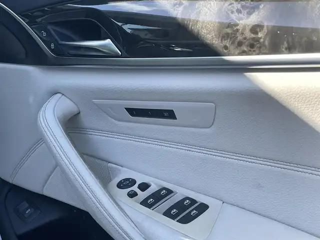 ＢＭＷ ５２３ｄ Mスポーツ ハイライン 静岡県 2018(平30)年 4.3万km アルピンホワイトⅢ インテリジェントセーフティ /衝突軽減ブレーキACC/車線逸脱警告ブラインドスポットモニター/ステアリンプアシスト/イノベーションパッケージ/HiLineパッケージ　ホワイトレザーシート シートヒーター /メモリーパワーシート/ヘッドアップディスプレイ/IDriveHDDナビフルセグTV Bluetooth/全方位カメラ/パワートランクリッド/コンフォートアクセス/アンビエントライト /ミラー一体型DSRCETC/フィルム施工/GPSレーダー