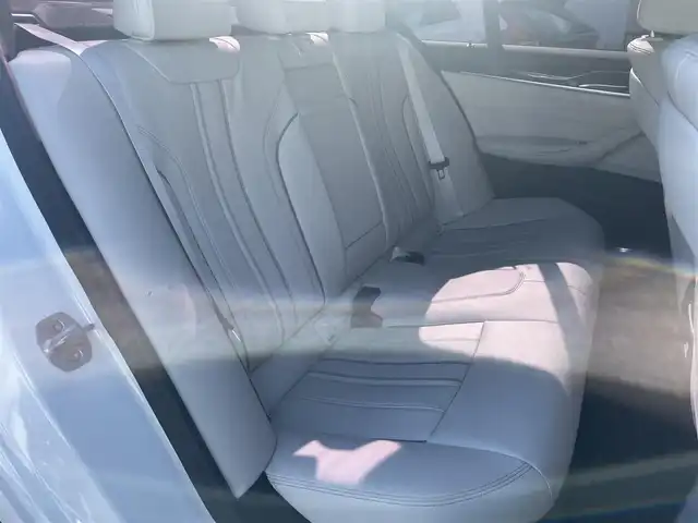 ＢＭＷ ５２３ｄ Mスポーツ ハイライン 静岡県 2018(平30)年 4.3万km アルピンホワイトⅢ インテリジェントセーフティ /衝突軽減ブレーキACC/車線逸脱警告ブラインドスポットモニター/ステアリンプアシスト/イノベーションパッケージ/HiLineパッケージ　ホワイトレザーシート シートヒーター /メモリーパワーシート/ヘッドアップディスプレイ/IDriveHDDナビフルセグTV Bluetooth/全方位カメラ/パワートランクリッド/コンフォートアクセス/アンビエントライト /ミラー一体型DSRCETC/フィルム施工/GPSレーダー
