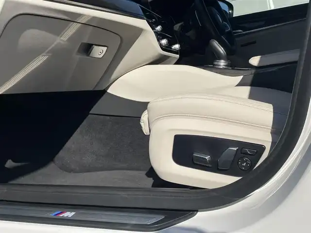 ＢＭＷ ５２３ｄ Mスポーツ ハイライン 静岡県 2018(平30)年 4.3万km アルピンホワイトⅢ インテリジェントセーフティ /衝突軽減ブレーキACC/車線逸脱警告ブラインドスポットモニター/ステアリンプアシスト/イノベーションパッケージ/HiLineパッケージ　ホワイトレザーシート シートヒーター /メモリーパワーシート/ヘッドアップディスプレイ/IDriveHDDナビフルセグTV Bluetooth/全方位カメラ/パワートランクリッド/コンフォートアクセス/アンビエントライト /ミラー一体型DSRCETC/フィルム施工/GPSレーダー