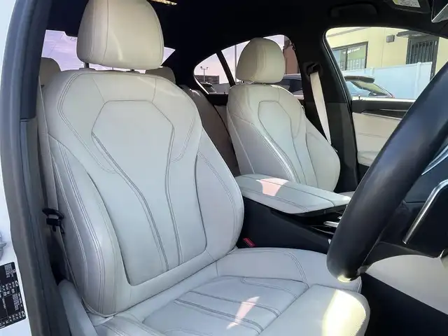 ＢＭＷ ５２３ｄ Mスポーツ ハイライン 静岡県 2018(平30)年 4.3万km アルピンホワイトⅢ インテリジェントセーフティ /衝突軽減ブレーキACC/車線逸脱警告ブラインドスポットモニター/ステアリンプアシスト/イノベーションパッケージ/HiLineパッケージ　ホワイトレザーシート シートヒーター /メモリーパワーシート/ヘッドアップディスプレイ/IDriveHDDナビフルセグTV Bluetooth/全方位カメラ/パワートランクリッド/コンフォートアクセス/アンビエントライト /ミラー一体型DSRCETC/フィルム施工/GPSレーダー