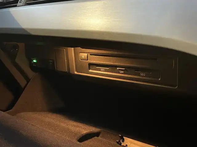 アウディ Ａ５ SB 40TFSIスポーツ 鹿児島県 2019(令1)年 6.8万km デイトナグレーパールエフェクト 禁煙車/純正ナビ/Bluetooth/マトリクスLEDヘッドランプ/アダプティブクルーズコントロール/前席シートヒーター/運転席メモリー付き/ドライブレコーダー/ハーフレザーシート/パノラマサンルーフ/純正19インチアルミホイール/パノラミックビューモニター