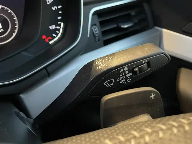 アウディ Ａ５ SB 40TFSIスポーツ 鹿児島県 2019(令1)年 6.8万km デイトナグレーパールエフェクト 禁煙車/純正ナビ/Bluetooth/マトリクスLEDヘッドランプ/アダプティブクルーズコントロール/前席シートヒーター/運転席メモリー付き/ドライブレコーダー/ハーフレザーシート/パノラマサンルーフ/純正19インチアルミホイール/パノラミックビューモニター