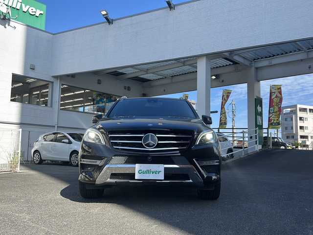 メルセデス・ベンツ ＭＬ３５０ ブルーテック 4マチック 宮崎県 2014(平26)年 12.9万km オブシディアンブラック メモリナビ（フルセグ/BT）/全方位カメラ/レーダークルーズコントロール/BSM/サンルーフ/プッシュスタート/電動リアゲート/パワーシート（D/N席）/シートヒーター全席/ダウンヒルアシストコントロール/車高調整オフロードモード/純正アルミホイール/純正ETC/オートライト