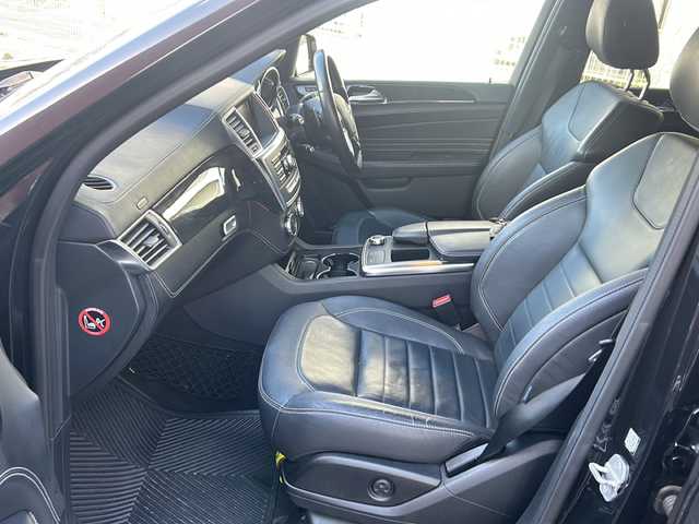 メルセデス・ベンツ ＭＬ３５０ ブルーテック 4マチック 宮崎県 2014(平26)年 12.9万km オブシディアンブラック メモリナビ（フルセグ/BT）/全方位カメラ/レーダークルーズコントロール/BSM/サンルーフ/プッシュスタート/電動リアゲート/パワーシート（D/N席）/シートヒーター全席/ダウンヒルアシストコントロール/車高調整オフロードモード/純正アルミホイール/純正ETC/オートライト