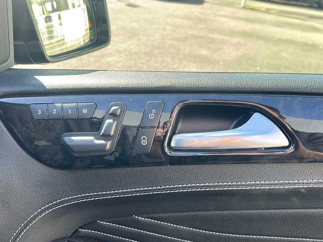 メルセデス・ベンツ ＭＬ３５０ ブルーテック 4マチック 宮崎県 2014(平26)年 12.9万km オブシディアンブラック メモリナビ（フルセグ/BT）/全方位カメラ/レーダークルーズコントロール/BSM/サンルーフ/プッシュスタート/電動リアゲート/パワーシート（D/N席）/シートヒーター全席/ダウンヒルアシストコントロール/車高調整オフロードモード/純正アルミホイール/純正ETC/オートライト