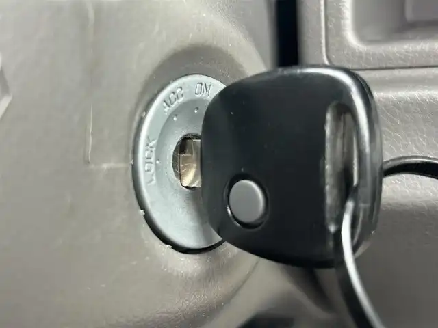 スズキ エブリイ PC 岡山県 2015(平27)年 9.8万km スペリアホワイト 登録時走行距離97345km/社外ナビ（AVIC-MRZ099）/フルセグTV(AM.FM.CD.DVD.TV.BT)/両側スライドドア/バックカメラ/ETC/衝突軽減ブレーキ/横滑り防止装置/フロアマット/リモコンキー/スペアキー/ドアバイザー