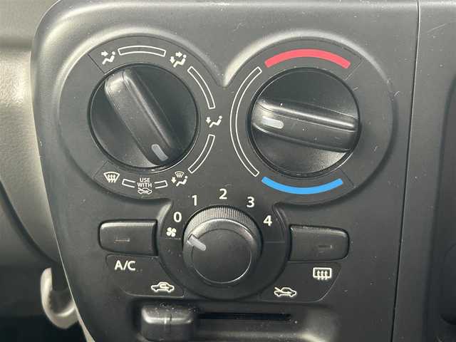 スズキ エブリイ PC 岡山県 2015(平27)年 9.8万km スペリアホワイト 登録時走行距離97345km/社外ナビ（AVIC-MRZ099）/フルセグTV(AM.FM.CD.DVD.TV.BT)/両側スライドドア/バックカメラ/ETC/衝突軽減ブレーキ/横滑り防止装置/フロアマット/リモコンキー/スペアキー/ドアバイザー