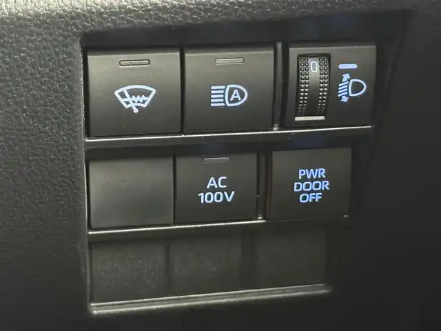 トヨタ ノア ハイブリッド S－Z 愛知県 2022(令4)年 0.8万km スパークリングブラックパールクリスタルシャイン 純正10.5インチディスプレイオーディオ/バックカメラ/フルセグTV/トヨタセーフティセンス/衝突被害軽減システム/レーダークルーズコントロール/ブラインドスポットモニター/横滑り防止装置/コーナーセンサー/レーンキープアシスト/オートライト/オートマチックハイビーム/LEDヘッドライト/LEDフォグライト/両側パワースライドドア/電動リアゲート/ヘッドアップディスプレイ/シートヒーター/ステアリングヒーター/ドライブレコーダー/ETC2.0/純正アルミホイール/社外フロアマット/プッシュスタート/スマートキー