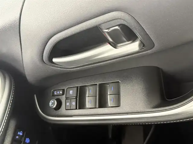 トヨタ ノア ハイブリッド S－Z 愛知県 2022(令4)年 0.8万km スパークリングブラックパールクリスタルシャイン 純正10.5インチディスプレイオーディオ/バックカメラ/フルセグTV/トヨタセーフティセンス/衝突被害軽減システム/レーダークルーズコントロール/ブラインドスポットモニター/横滑り防止装置/コーナーセンサー/レーンキープアシスト/オートライト/オートマチックハイビーム/LEDヘッドライト/LEDフォグライト/両側パワースライドドア/電動リアゲート/ヘッドアップディスプレイ/シートヒーター/ステアリングヒーター/ドライブレコーダー/ETC2.0/純正アルミホイール/社外フロアマット/プッシュスタート/スマートキー