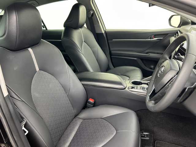 トヨタ カムリ WSレザーパッケージ 三重県 2023(令5)年 0.5万km アティチュードブラックマイカ /禁煙車//純正ナビ/・フルセグ・Bluetooth・AppleCarPlay・AndroidAuto・USB//パノラミックビューモニター//トヨタセーフティセンス//レーダークルーズコントロール//オートマチックハイビーム//レーントレーシングアシスト//プリクラッシュセーフティ//前席シートヒーター//前席パワーシート//ブラインドスポットモニター//ヘッドアップディスプレイ//ビルトインETC//パドルシフト//置くだけ充電//電動パーキング//ブレーキホールド