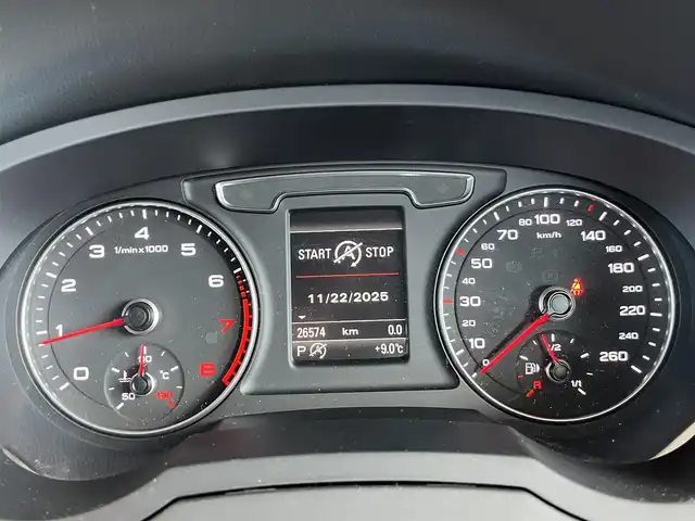 アウディ Ｑ３ 2．0 TFSI クワトロ 180PS 山形県 2019(平31)年 2.7万km グレイシアホワイトメタリック 純正メモリナビ　/フルセグTV　/バックカメラ　/Bluetooth /運転席/助手席パワーシート　/運転席/助手席シートヒーター　/ルーフレール　/純正フロアマット　/電動リアゲート　/オートライト　/コーナーセンサー