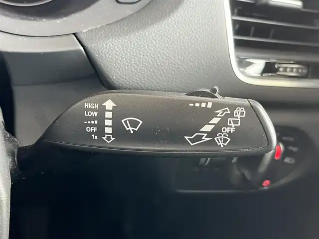 アウディ Ｑ３ 2．0 TFSI クワトロ 180PS 山形県 2019(平31)年 2.7万km グレイシアホワイトメタリック 純正メモリナビ　/フルセグTV　/バックカメラ　/Bluetooth /運転席/助手席パワーシート　/運転席/助手席シートヒーター　/ルーフレール　/純正フロアマット　/電動リアゲート　/オートライト　/コーナーセンサー